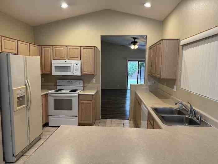 15940 N 86th Ln - Photo 7 of 26