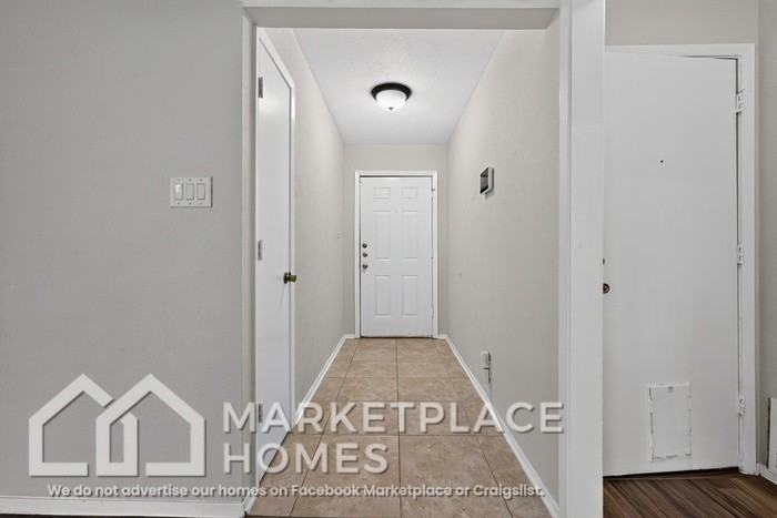 1707 Provident Ln - Photo 4 of 33