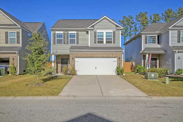838 Redbud Ln - Photo 2 of 28