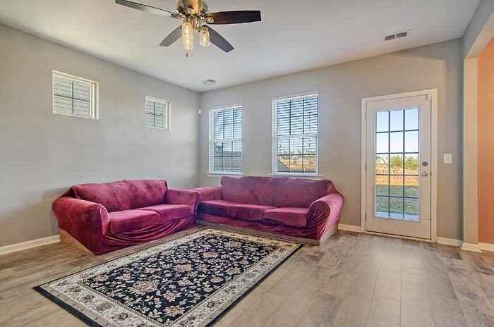 838 Redbud Ln - Photo 6 of 28