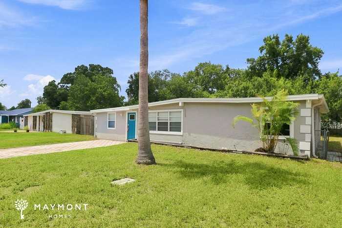 2156 Alemanda Dr - Photo 4 of 17