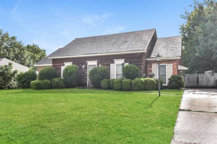 2640 Crossgate Trl - Photo 2 of 3