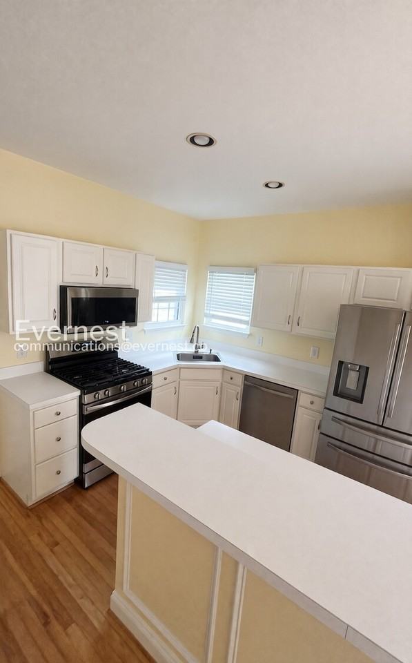 9306 Hedgeford St - Photo 3 of 11