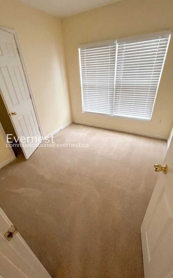 9306 Hedgeford St - Photo 6 of 11
