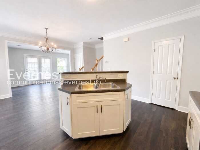 7023 Sunnywood Dr - Photo 6 of 26