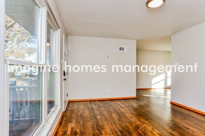 9252 Citadel Ct - Photo 7 of 19