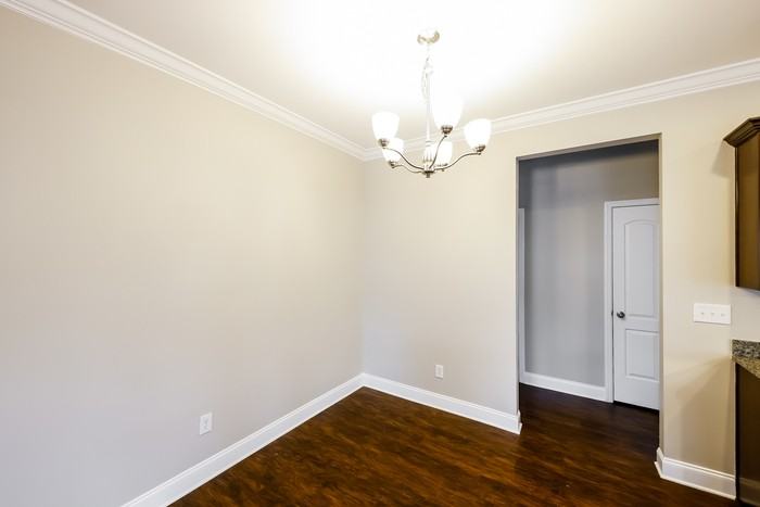 306 Addison Ct - Photo 3 of 10