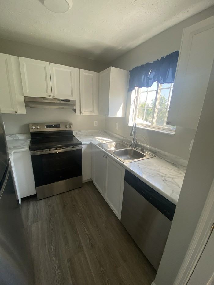 2606 Crisnic Ct - Photo 6 of 9
