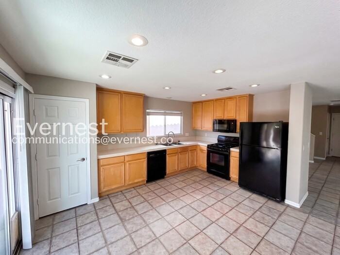 11221 Salentino Ave - Photo 4 of 21