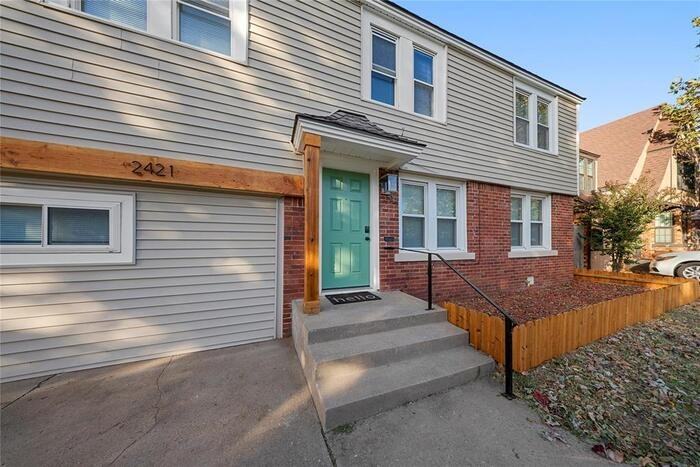2421 Nw 18th St - Photo 4 of 26