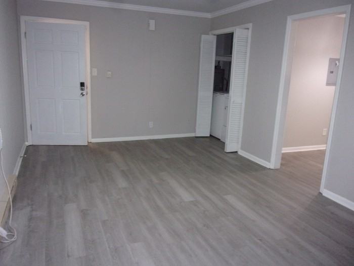 1045 West Meadow Drive #B - Photo 2 of 10