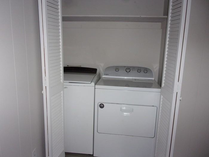 1045 West Meadow Drive #B - Photo 3 of 10