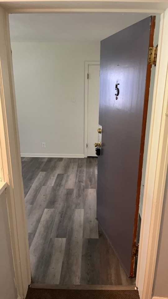 613 Gainsborough Rd #5 - Photo 5 of 20