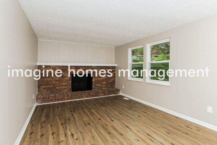 676 Harcourt Dr - Photo 7 of 20