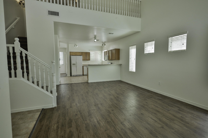 131 E Camino Del Abeto - Photo 3 of 38