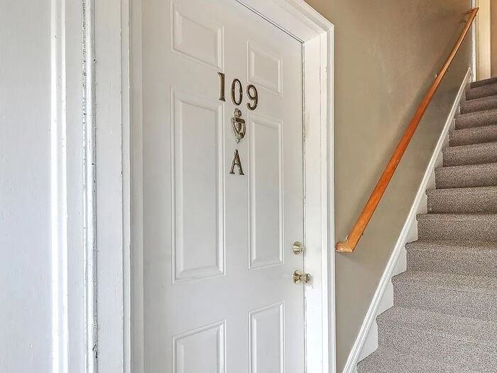109 Elmwood Ave #A - Photo 4 of 20