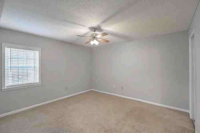 109 Elmwood Ave #A - Photo 7 of 20