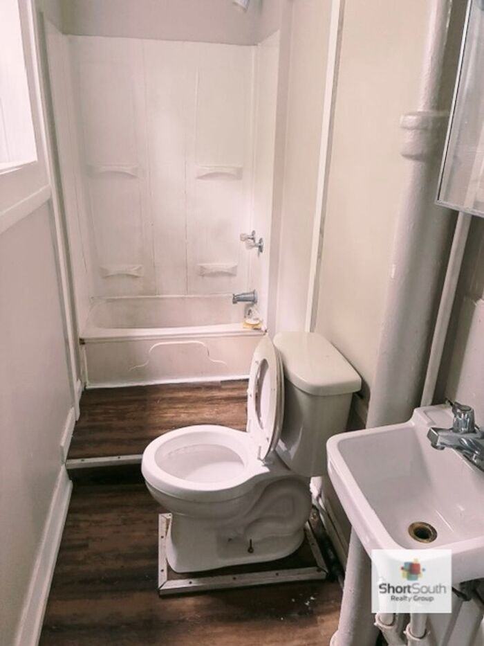 417 Fremont Ave Nw #2 - Photo 7 of 8