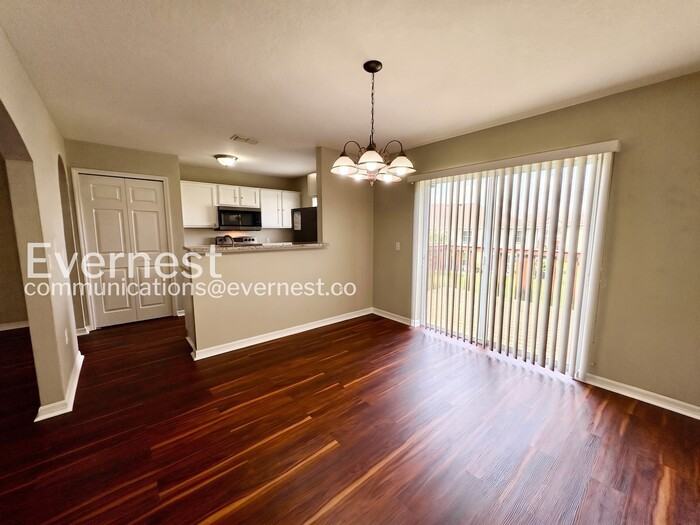3823 Exeter Ln - Photo 5 of 29