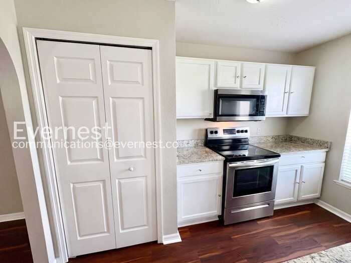 3823 Exeter Ln - Photo 7 of 29