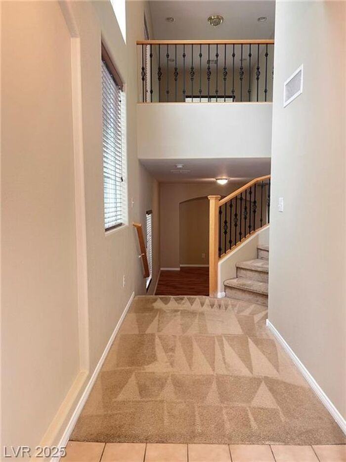 228 Friendly Ct - Photo 3 of 35