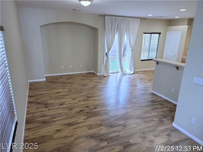 228 Friendly Ct - Photo 4 of 35