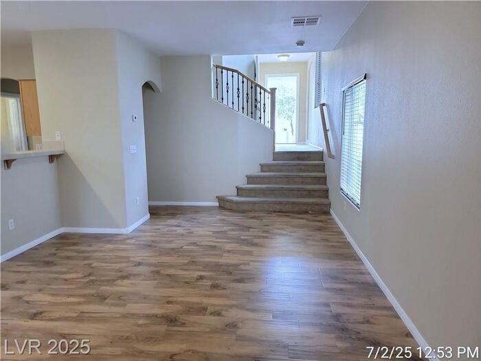 228 Friendly Ct - Photo 5 of 35