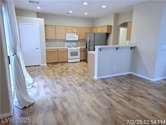 228 Friendly Ct - Photo 6 of 35