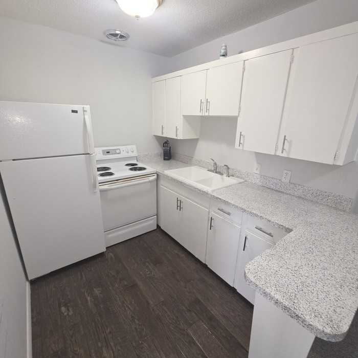 21 N Riley St #210 - Photo 7 of 14