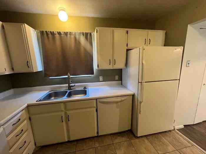 2224 E Claybourne Ave #A - Photo 6 of 12