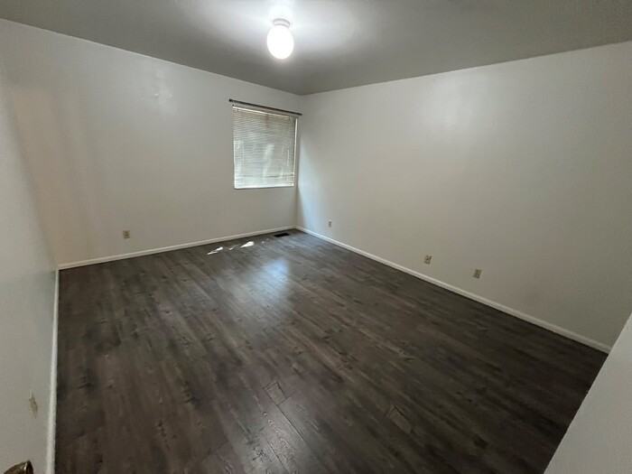 2224 E Claybourne Ave #A - Photo 7 of 12
