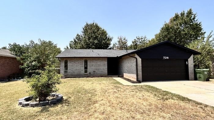 726 Garden Grv - Photo 3 of 30