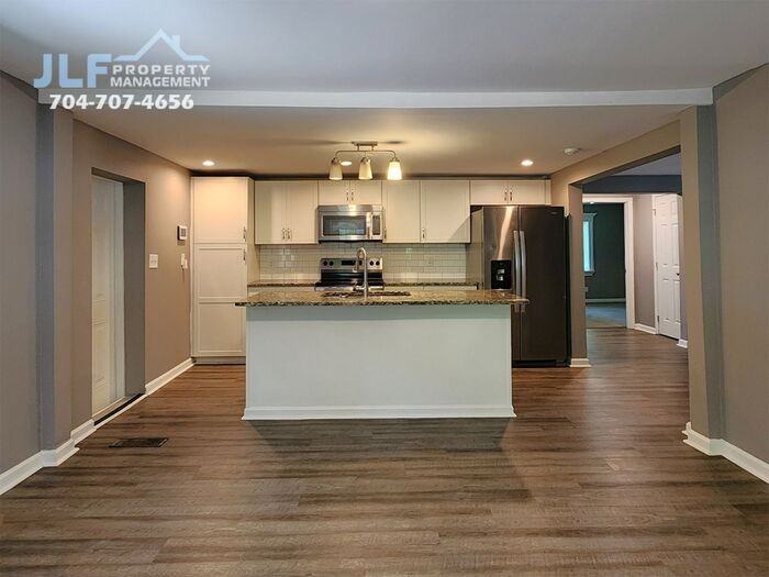 573 Faith Dr Sw - Photo 4 of 19