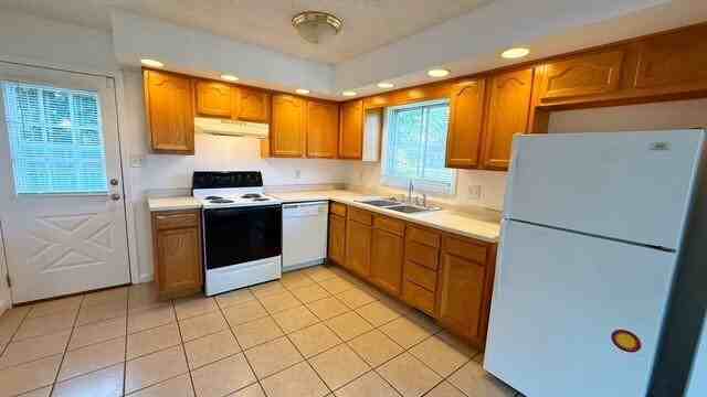 3201 Donald Ave - Photo 4 of 10