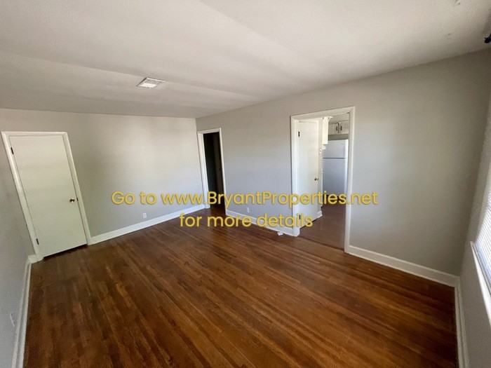 1915 Sweetbriar Ave #B - Photo 2 of 10