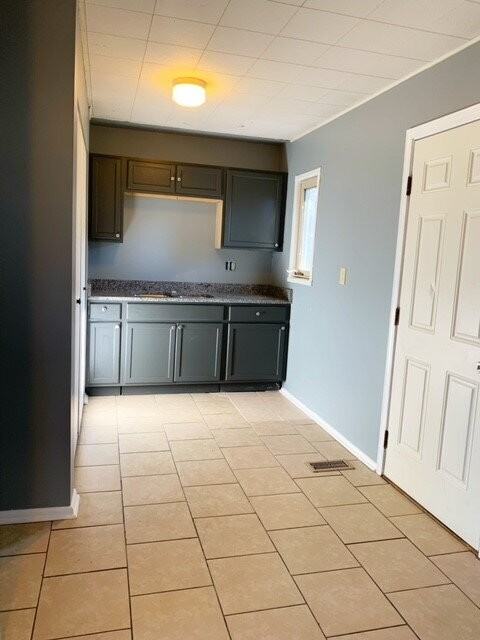 4125 Alberta St - Photo 4 of 10