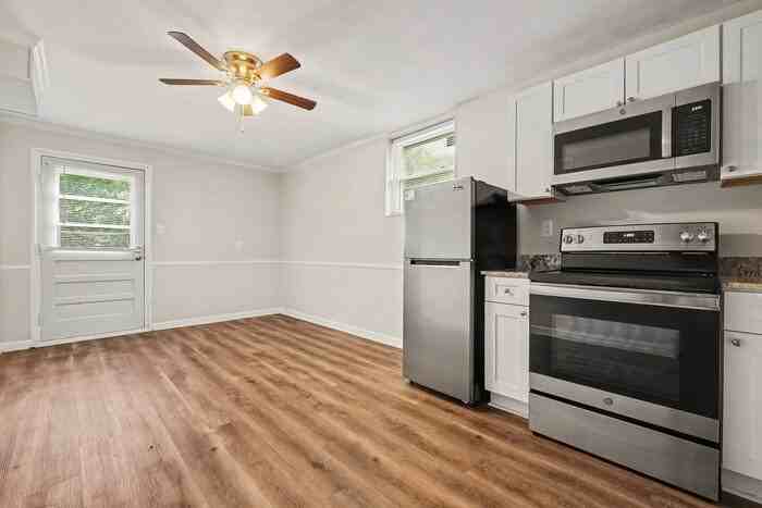 3676 Castle Rock Way #B - Photo 5 of 18