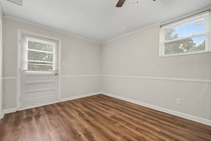 3676 Castle Rock Way #B - Photo 7 of 18