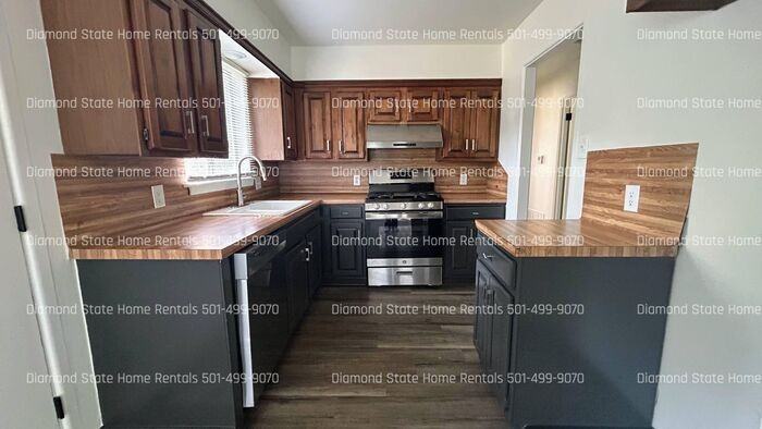 22 Barbara Dr - Photo 4 of 16