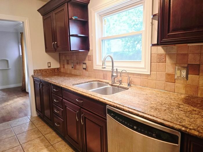 1037 Birchwood Dr - Photo 7 of 15
