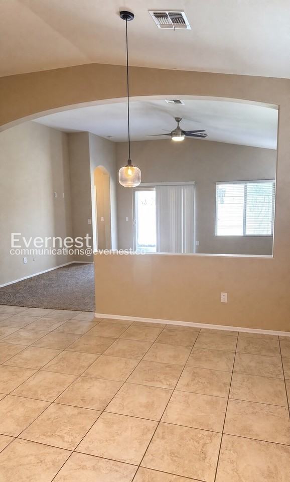 9014 W Rolling Springs Dr - Photo 7 of 34