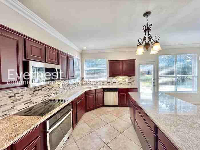 6458 Riverside Dr - Photo 4 of 31
