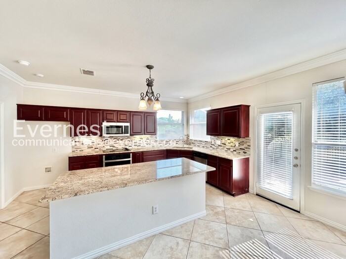 6458 Riverside Dr - Photo 5 of 31