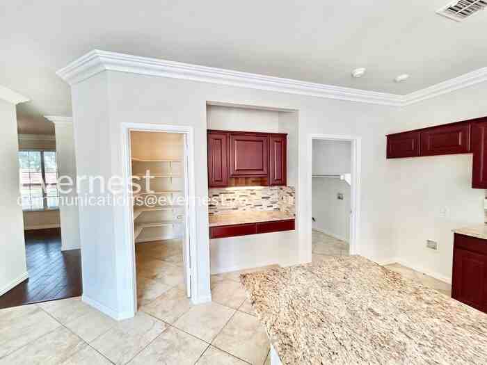 6458 Riverside Dr - Photo 6 of 31