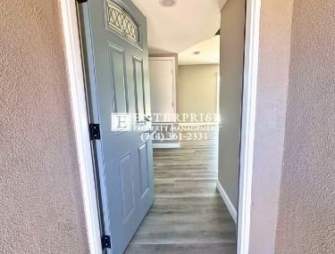 12172 Tunstall St - Photo 5 of 17