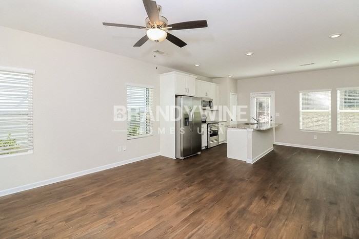 219 Crestview Way - Photo 5 of 32