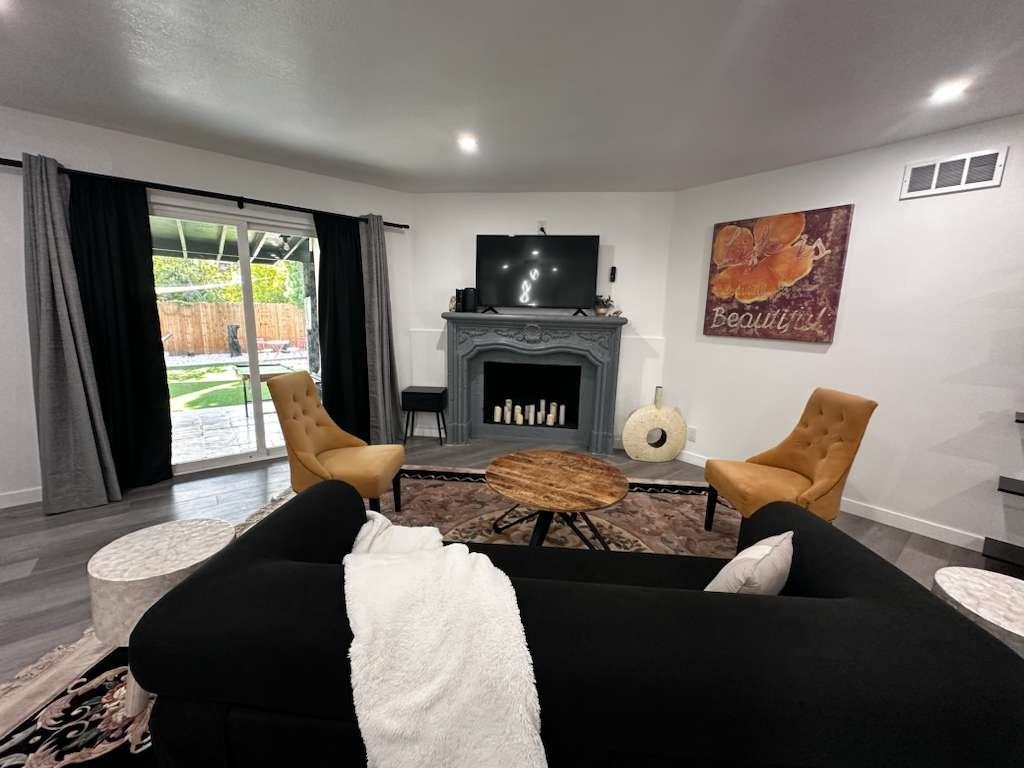 6737 Blewett Ave #NA - Photo 6 of 39
