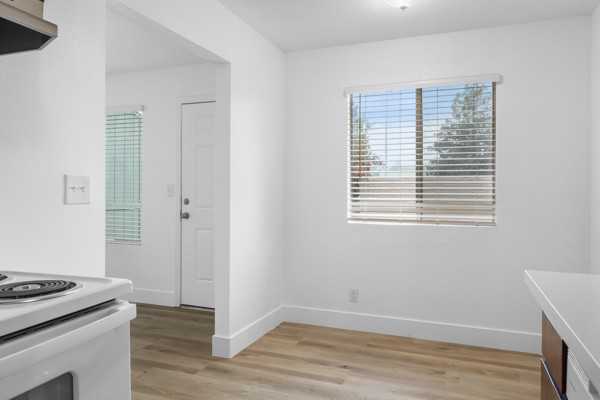 3112 Denver Ave #6 - Photo 7 of 19