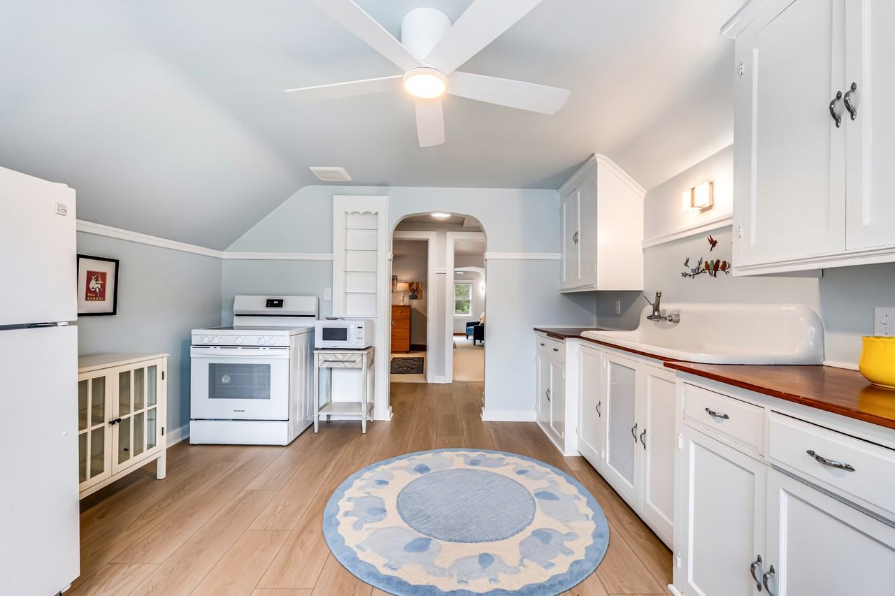 4532 N Bartlett Ave #A - Photo 4 of 10