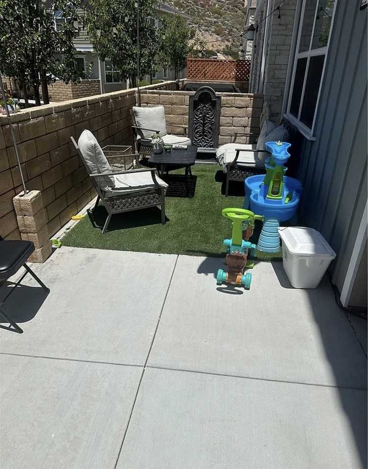22719 Harmony Dr - Photo 3 of 23